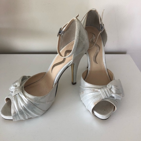 Silver Bow Ankle Strap Dress Shoe - Picture 4 of 6